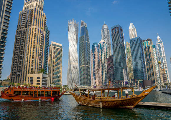 Dubai Creek Dhow Cruise: Best Time to Go and What’s on the Menu